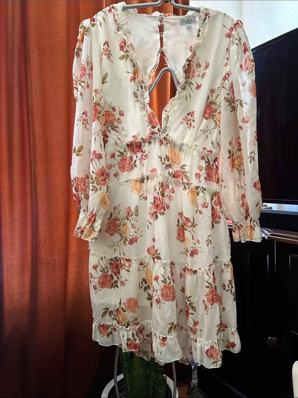 Justify Floral Tiered Long Sleeve Dress in Cream and Pink